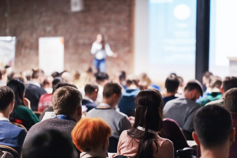How to Choose the Best Conference Seating for Attendee Comfort and Engagement How to Choose the Best Conference Seating for Attendee Comfort and Engagement